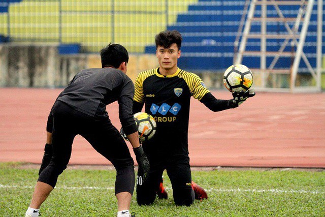 Thủ môn Bùi Tiến Dũng trở lại bắt chính tại AFC Cup Thủ môn Bùi Tiến Dũng trở lại bắt chính tại AFC Cup