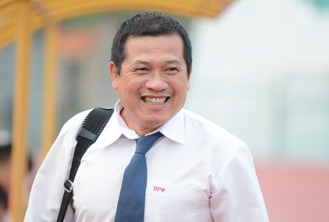 VFF đề nghị lãnh đạo ban Trọng tài không 'vừa đá bóng vừa thổi còi' Phó ban Trọng tài Dương Văn Hiền