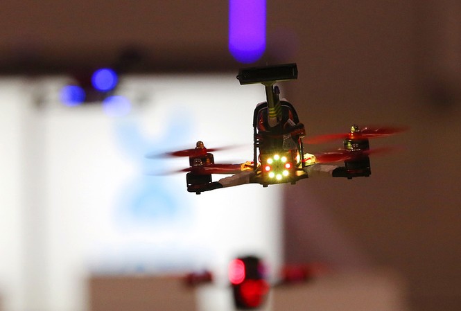 Thả UAV trên quảng trường Đỏ, CĐV Australia bị cảnh sát 'sờ gáy' Thả UAV trên quảng trường Đỏ, CĐV Australia bị cảnh sát 'sờ gáy'