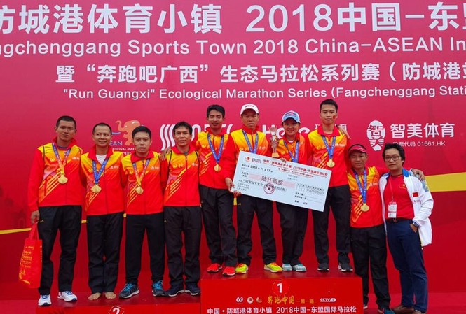 Chân chạy phong trào Việt đăng quang khu vực Đông Nam Á Chân chạy phong trào Việt đăng quang khu vực Đông Nam Á