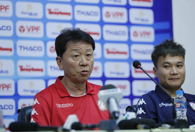 HLV Chung Hae Seong: 'Siêu Cup Quốc gia có tính chất quan trọng' HLV Chung Hae Seong. Ảnh: Như Ý