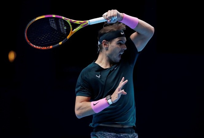 Nadal nghẹt thở giành vé bán kết ATP Finals Nadal lần thứ 6 giành vé vào bán kết ATP Finals