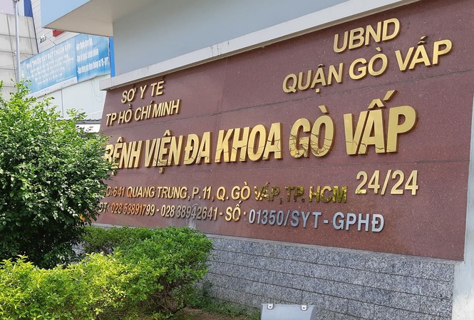 Tạm đình chỉ giám đốc bệnh viện nghi gom khẩu trang bán giá cao Tạm đình chỉ giám đốc bệnh viện nghi gom khẩu trang bán giá cao