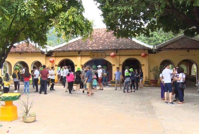 Côn Đảo dừng đón khách du lịch, Bình Dương dùng khách sạn sang để cách ly tập trung Côn Đảo sẽ chính thức tạm ngưng tiếp đón khách du lịch từ ngày 24/3