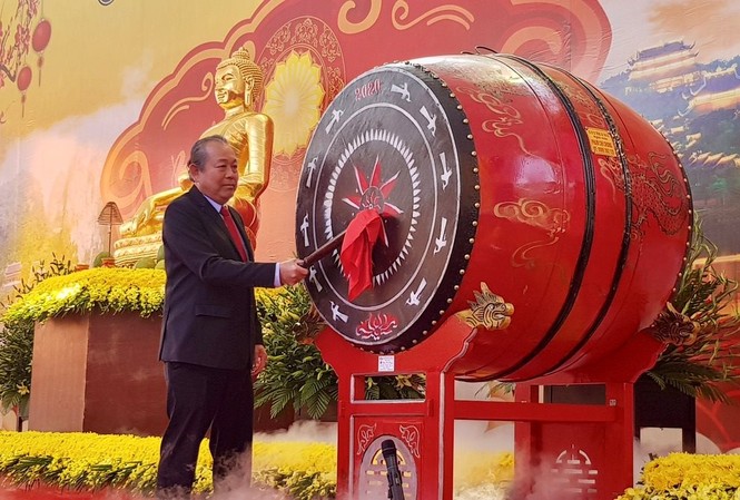 Phó Thủ tướng Trương Hòa Bình đánh trống khai hội chùa Bái Đính năm 2020 Phó Thủ tướng Trương Hòa Bình đánh trống khai hội chùa Bái Đính.