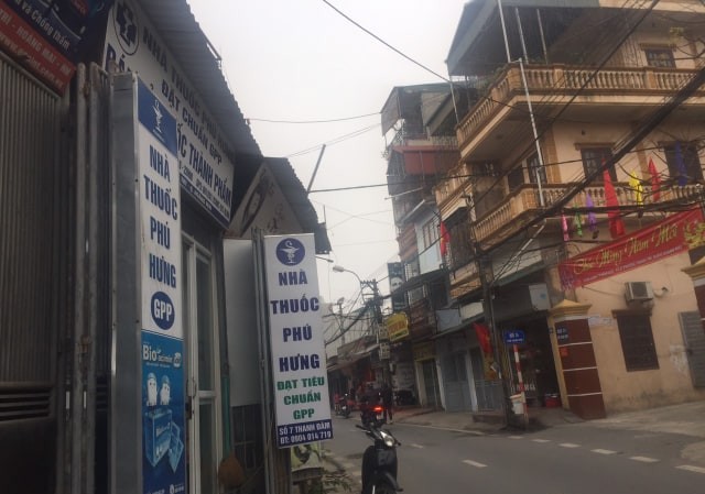 Xử lý nhà thuốc 'thổi' giá khẩu trang cao gấp 15 lần Nhà thuốc "chặt chém" khách mua khẩu trang. Ảnh: N.D