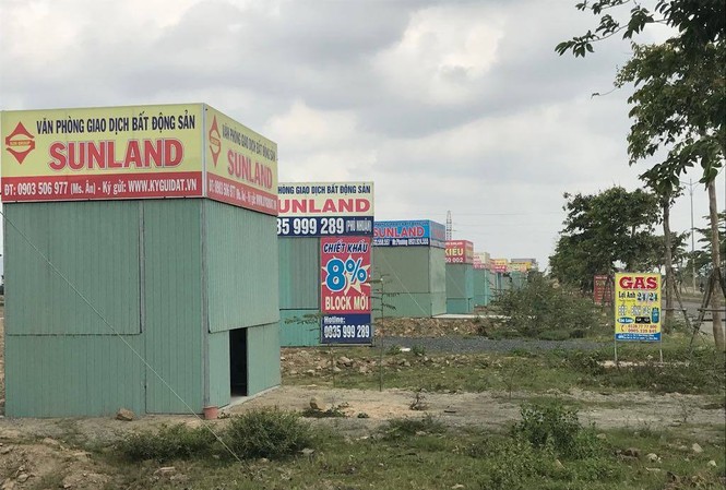 Đà Nẵng buộc tháo dỡ hàng loạt 'văn phòng nhà đất' trái quy định Đà Nẵng buộc tháo dỡ hàng loạt 'văn phòng nhà đất' trái quy định