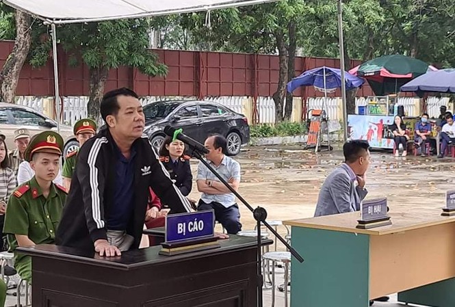 Giám đốc chĩa súng dọa giết tài xế tại Bắc Ninh lĩnh 18 tháng tù Bị cáo Nguyễn Văn Sướng tại phiên tòa