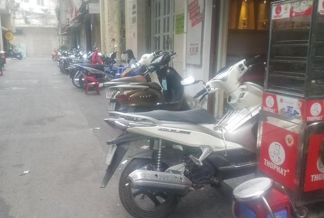 Kiểm tra đồng loạt 121 bãi giữ xe ở trung tâm Sài Gòn UBND quận 1 yêu cầu cơ quan chức năng kiểm tra xử lý các bãi giữ xe "chặt chém" trên địa bàn.