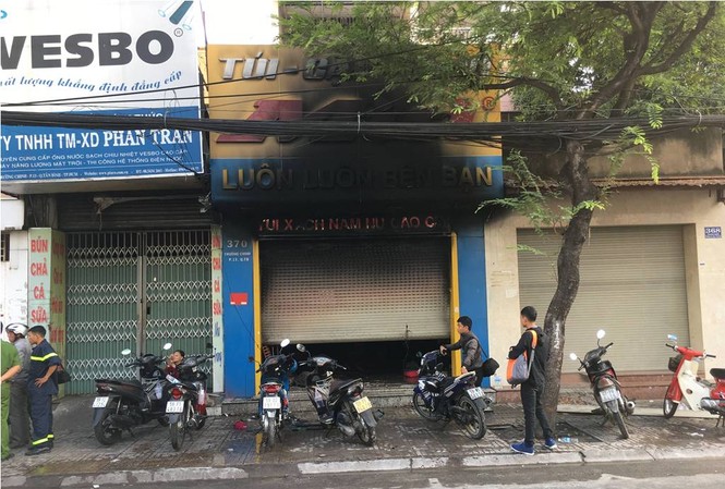 Giải cứu ba người mắc kẹt trong đám cháy ở Sài Gòn Hiện trường vụ cháy.