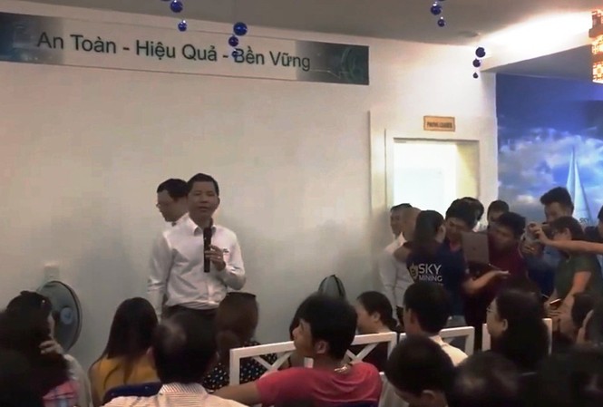 Chân dung 'ông trùm' Sky Mining khiến nhà đầu tư điêu đứng Ông Tâm trong buổi "hội thảo" kêu gọi đầu tư.