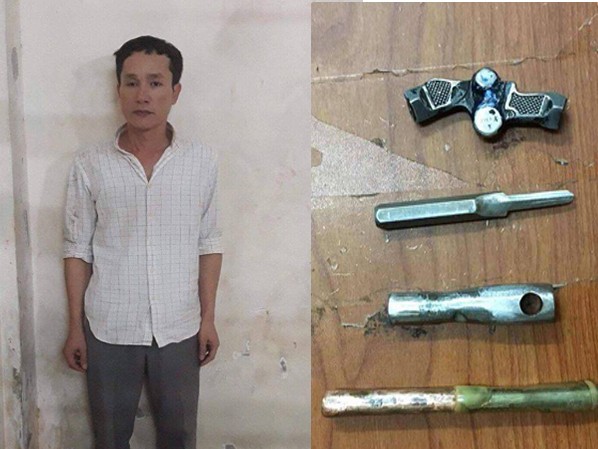 Bắt 'nóng' kẻ bẻ khoá trộm xe của người ngủ trên vỉa hè Sài Gòn Tùng dùng bộ đoản bẻ khoá trộm chiếc xe của người ngủ trên vỉa hè.