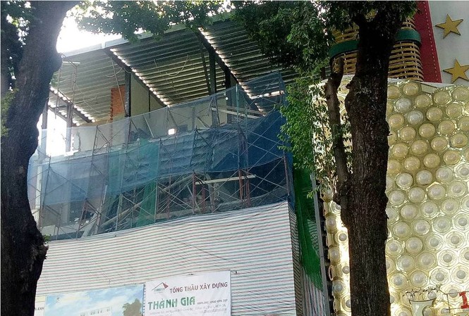 Sập giàn giáo công trình ở Sài Gòn, 3 người thương vong Hiện trường vụ việc.