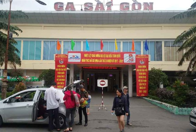 Bảo vệ ga biến mất cùng tiền và xe của khách đã ra trình diện công an Bảo vệ biến mất cùng tiền và xe của khách đã làm việc tại ga Sài Gòn nhiều năm.