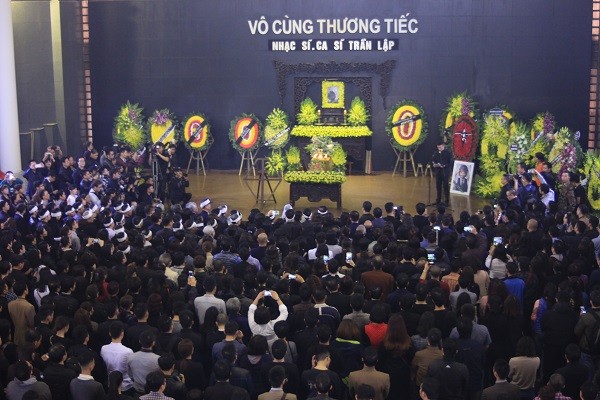 Trần Lập - Và còn nguyên trong trái tim ta Đông đảo bạn bè, người hâm mộ tiễn đưa Trần Lập.