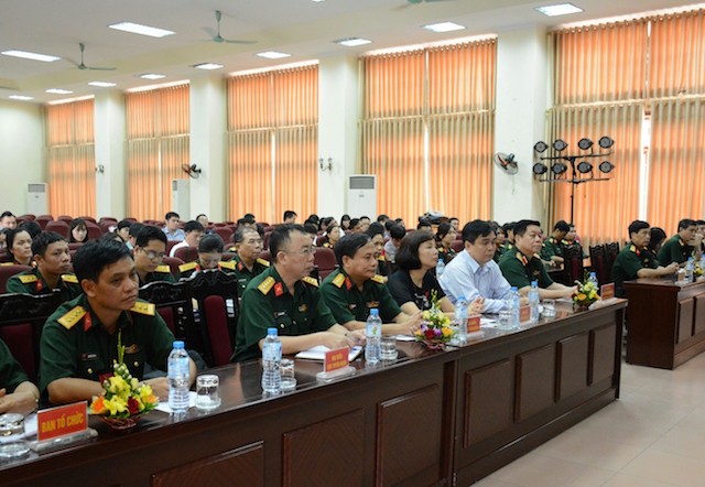 Tập huấn kiến thức quân sự, quốc phòng cho phóng viên báo chí Các đại biểu tham dự khai mạc lớp tập huấn