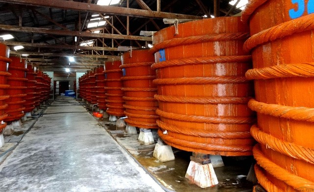 Doanh nghiệp nước mắm có quyền kiện Vinastas Các cơ sở sản xuất nước mắm đã và đang gánh chịu những tác động trực tiếp từ thông tin không khách quan mà Vinastas đưa ra trước đó về hàm lượng arsen tổng vượt ngưỡng cho phép trong nước mắm độ đạm cao.