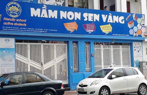 Trường mầm non Sen Vàng giải thể sau vụ cô giáo bạo hành trẻ Cơ sở mầm non Sen Vàng nằm trong khu chung cư Skylight, phường Minh Khai, quận Hai Bà Trưng, Hà Nội.