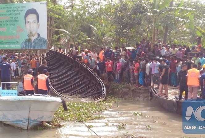 Lật thuyền chở 70 người trên sông ở Bangladesh Hiện trường vụ việc. Ảnh: Tân Hoa Xã