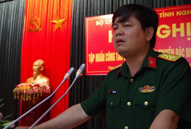 Tập huấn Công tác dân vận - Tuyên truyền đặc biệt Thượng tá Thái Đức Hạnh, Chính ủy Bộ Chỉ huy Quân sự tỉnh Nghệ An phát biểu chỉ đạo lớp tập huấn, sáng 16/5