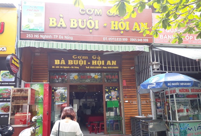 Quán cơm gây ngộ độc cho 17 du khách bị phạt 3,9 triệu đồng Quán cơm Bà Buội nơi xảy ra vụ ngộ độc tập thể khiến 17 du khách phải nhập viện