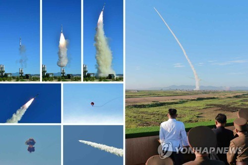 Triều Tiên thử nghiệm thành công vũ khí phòng không mới Chủ tịch Kim Jong-un theo dõi quá trình thử nghiệm hệ thống vũ khí chống máy bay mới. Ảnh được hãng thông tấn KCNA công bố hôm nay, 28/5.
