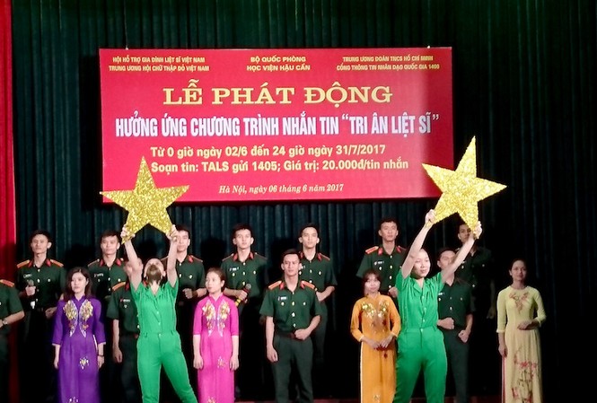 Phát động nhắn tin tri ân liệt sĩ Mỗi tin nhắn TALS gửi 1405 sẽ ủng hộ 20.000 đồng cho hoạt động tri ân liệt sĩ và người có công với cách mạng. Ảnh. L.H.Việt.