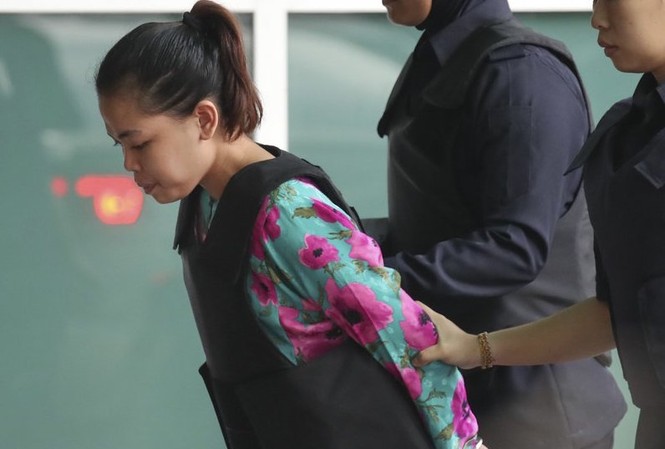 Xét xử Đoàn Thị Hương: ‘Ám ảnh’ quần áo nhiễm VX của nghi phạm Nghi phạm Siti Aisyah. Ảnh: AP