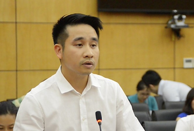 Giao Bộ Công an làm rõ phó chánh Văn phòng BCĐ 389 QG bị tố lừa đảo Ông Sơn làm phó chánh Văn phòng BCĐ 389 Quốc gia khi 34 tuổi. Ông Sơn từng làm thư ký cựu Bộ trưởng Bộ Công Thương Vũ Huy Hoàng, sau đó về làm phó cục trưởng Cục Quản lý thị trường.