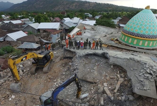 Thống kê sốc: Hơn 8.200 người thương vong do động đất ở Indonesia Cảnh tan hoang tại đảo Lombok sau trận đông đất ngày 5/8. Ảnh: AFA