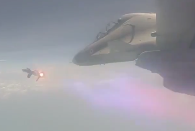 Không quân Ấn Độ thử tên lửa nội địa trên chiến cơ Su-30 Nga Ảnh cắt từ video