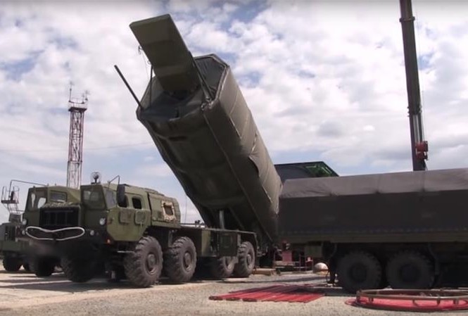 Ông Trump tố Nga 'đánh cắp công nghệ tên lửa siêu vượt âm từ Mỹ' Hệ thống tên lửa Avangard Nga. Ảnh: AP
