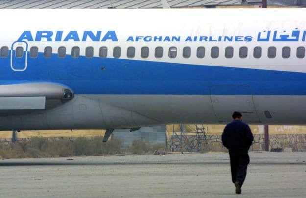 Máy bay chở 83 người rơi ở Afghanistan, nhiều người thương vong Một chiếc máy bay của Adrina Afghan Airlines. Ảnh: Getty.