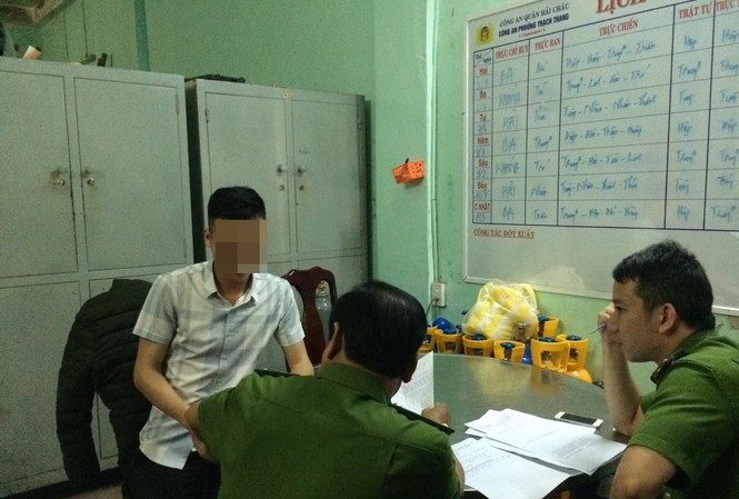 Nam phóng viên bị giam lỏng, hành hung khi tác nghiệp Phóng viên Hứa Vĩnh Nhân trình báo sự việc tại Công an Phường Thạch Thang