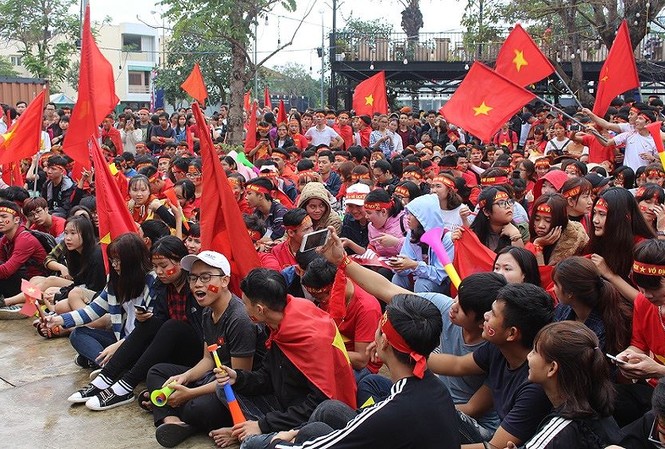 CĐV Đà Nẵng xem trận chung kết AFF Cup 2018 ở đâu? Khán giả Đà Nẵng sẽ có thể lựa chọn các điểm chiếu công cộng để xem trận chung kết lượt về AFF Cup 2018. Ảnh: Giang Thanh