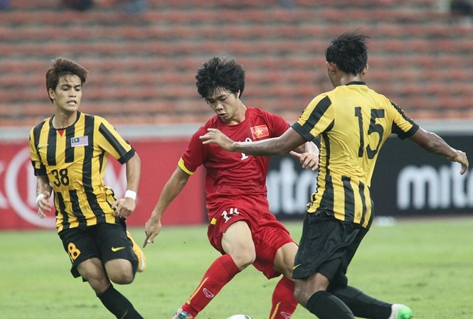 Cùng bảng U23 Việt Nam, báo Thái khuyên Kiatisak thận trọng Công Phượng sẽ có cơ hội gặp lại U23 Malaysia.