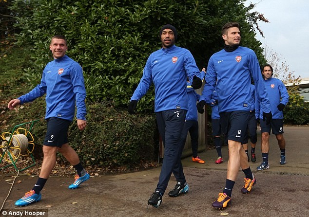Henry chê bai đồng hương, “dạy” Wenger cách mua cầu thủ Henry thất vọng về đội hình Arsenal hiện tại.