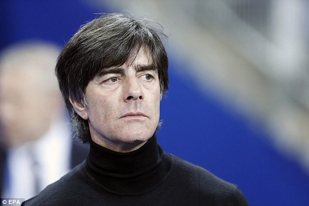HLV tuyển Đức hãi hùng kể về vụ khủng bố ở Paris HLV Joachim Low trải qua những phút giây thực sự sợ hãi.