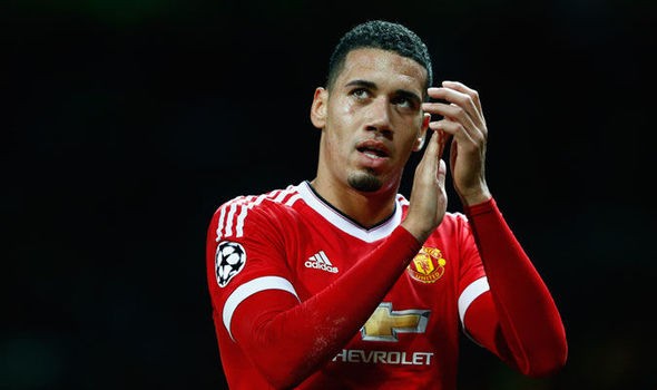 BẢN TIN Thể thao: M.U đón tin vui trước đại chiến với Arsenal Chris Smalling đã hoàn toàn bình phục chấn thương.