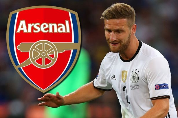 BẢN TIN Thể thao: Arsenal đổ vỡ thương vụ chiêu mộ Mustafi Arsenal chưa thể có sự phục vụ của Mustafi.