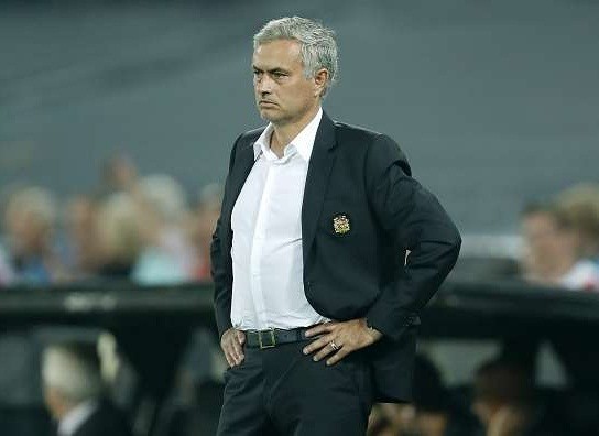 BẢN TIN THể thao: Cựu Chủ tịch Real công khai kể tật xấu của Mourinho Mourinho thường chửi rủa người khác sau mỗi trận thua?
