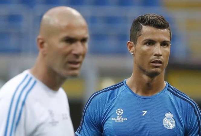 Bản tin Thể thao: HLV Zidane nổi cáu với Bale – Benzema – Ronaldo HLV Zidane nổi cáu với Bale – Benzema – Ronaldo.