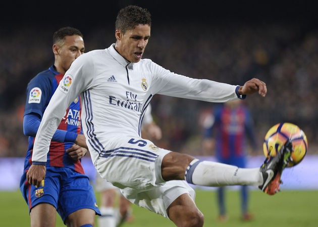 Tư dinh của sao Real bị đạo chích 'hỏi thăm' Tư gia của Varane bị trộm viếng thăm khi anh đá Champions League.