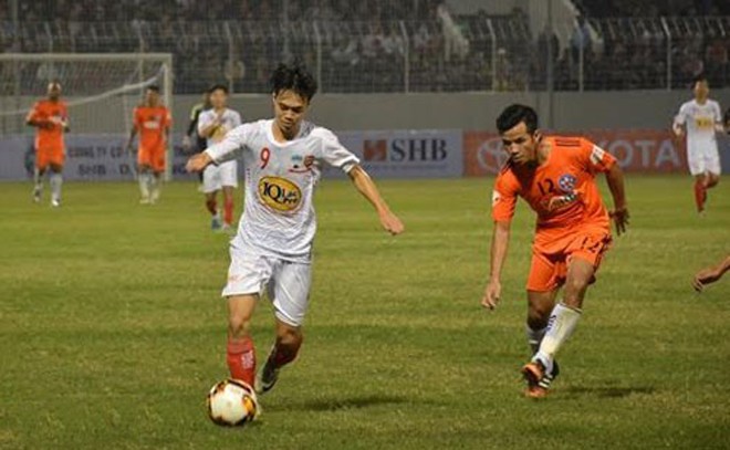 BẢN TIN thể thao: HAGL trắng tay ngày mở màn V.League 2017 Văn Toàn không thể giúp HAGL tránh khỏi trận thua trước SHB.Đà Nẵng.