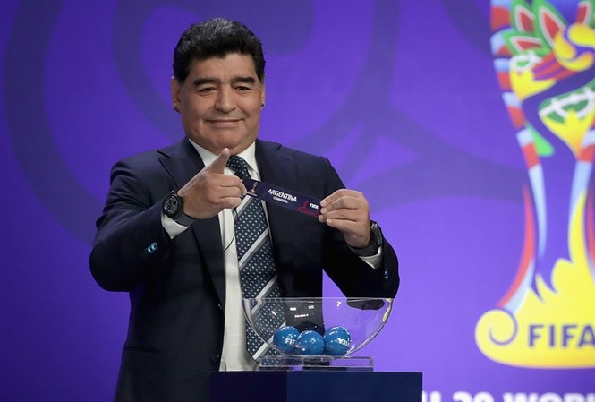 Maradona nói gì khi U20 Argentina vào 'bảng tử thần'? Diego Maradona vui mừng khi bốc được lá thăm có tên Argentina.