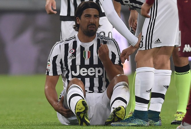 Juventus trả giá đắt cho vé chung kết Champions League Sami Khedira dính chấn thương nặng ở dây chằng đầu gối.