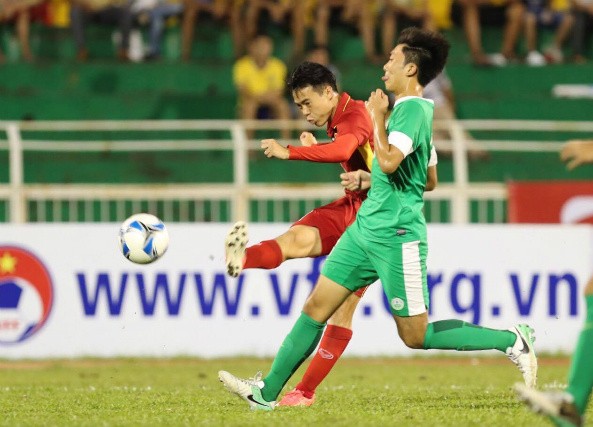 U22 Việt Nam vượt mặt Hàn Quốc lên ngôi đầu sau 'mưa gôn' Văn Toàn lập cú đúp trong trận đấu. Ảnh: Vnexpress