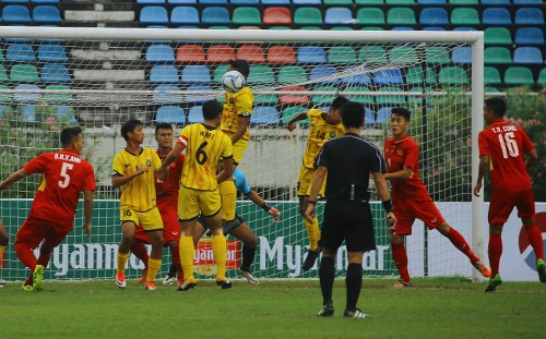 BẢN TIN thể thao: U18 Việt Nam nhấn chìm Brunei trong 'mưa gôn'' U18 Việt Nam thắng 8-1 Brunei.