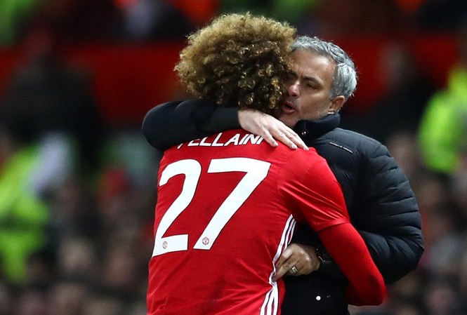 HLV Mourinho thấy yếu đuối khi vắng 'tóc xù' Fellaini HLV Mourinho đánh giá cao vai trò của Marouane Fellaini tại M.U.