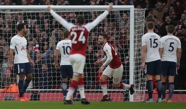 Arsenal 2-0 Tottenham: Sáu phút thế là xong! Arsenal thắng Tottenham 2-0.